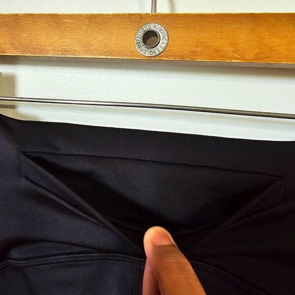 EUC LIKE NEW FABLETICS MOTION 365+ BY FABLETICS BLACK SOFT LEGGINGS SIZE MEDIUM - Picture 11 of 15